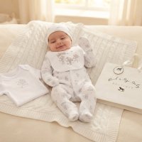 H12678:  Baby Unisex "Hello Friends" 6 Piece Mesh Bag Gift Set (NB-6 Months)
